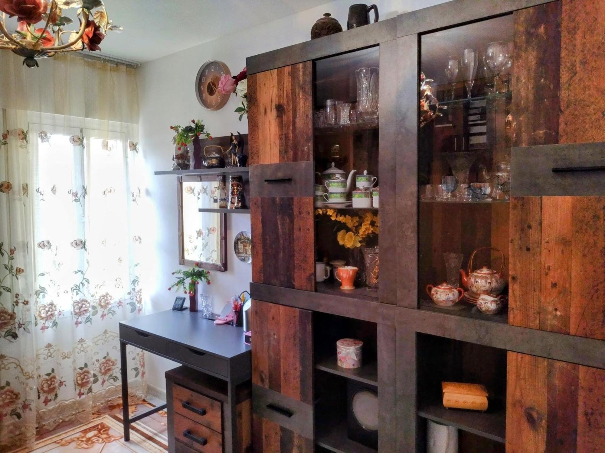 Helena Apartment *